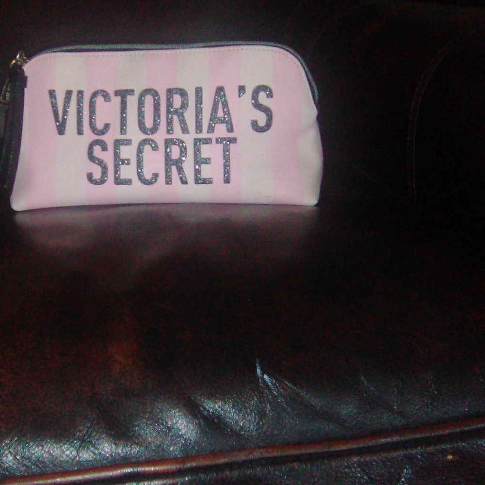 Victoria 's Secret bag barly used